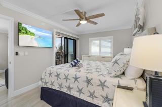 Seaside 101: Beachfront 2BR/2BA Condo with Pool, Steps to Beach - Fort Myers Beach - 8
