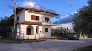 Family-friendly apartment in a village house 25 km and 30 mins away from Thessaloniki - - 0