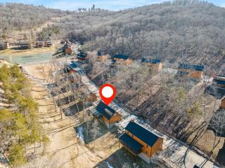 Steps to Pond-Pvt Hot Tub-Community Indoor Pool-Near Thunder Ridge-Free Daily Tickets - Hollister - 5