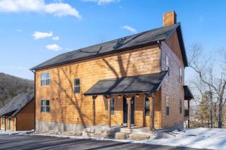 All New Cabin w Free Attraction Tickets-Pvt Hot Tub-Community Indoor Pool - 9