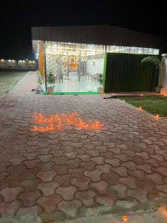 Shivanya Palace And Restaurant - - 2
