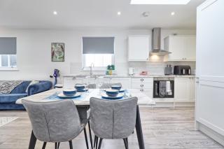 Chelmsford City Centre Modern Duplex With Parking, Wi-Fi & Netflix - 9