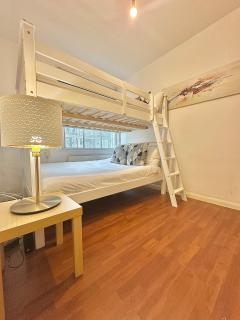 2 min walk to Euston station - Londra - 9