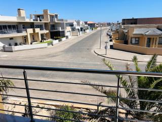 Dune and Tide Guesthouse - 8