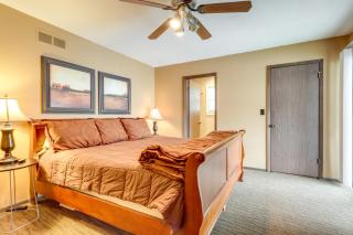 Deck and Boat Dock Lakefront Getaway in Camdenton - 2