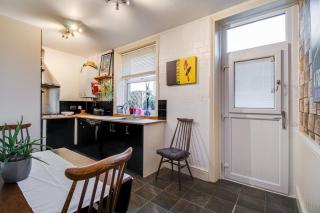Cosy 3 Bedroom Countryside Cottage for Family Fun and Pets Friendly Sleeps 5 - Meltham - 1