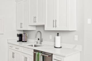 Prime Old Port Location, Chic & Bright 2BR Loft - 3