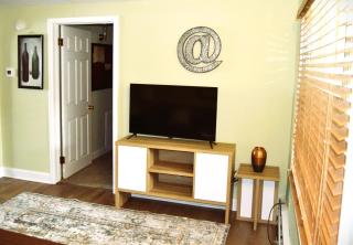 Grand Red - six-bedroom apartments near the UND campus - 3