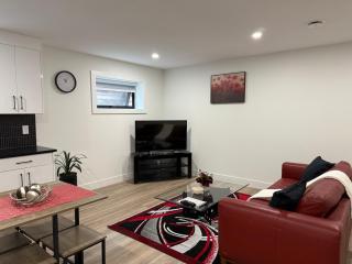 Calm & Cozy Private Suite - Surrey - 8