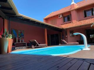 Casarão Espaçoso com Piscina e Churrasqueira Perfeito para Família e Amigos - Imbé - 2