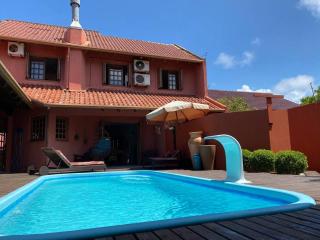 Casarão Espaçoso com Piscina e Churrasqueira Perfeito para Família e Amigos - Imbé - 3