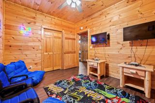Family Retreat- Hot Tub- Pool Table- Fire Pit- BBQ Grill- Kids Zone- Arcade Games - Sevierville - 4
