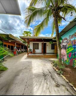 Tiquicia Loust Hostel - Santa Teresa Beach - 3