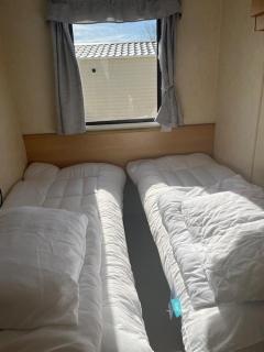 3-Bed Seaside Holiday Home -Pet Friendly & Parking - Great Yarmouth - 4