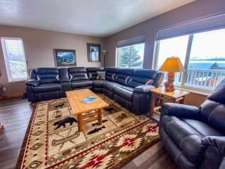 Lake View Cabin New Flooring and Roku TV - Garden City - 6