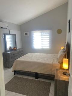Andre's Manor - 4