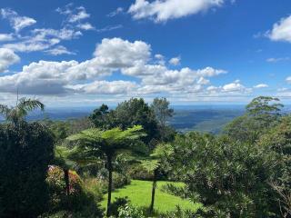 Mountain Retreat Scenic Getaway with BBQ - Mount Tamborine - 3