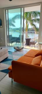 Miami Bay- Spacious and cozy water front suite - 28 day Minimum - 8
