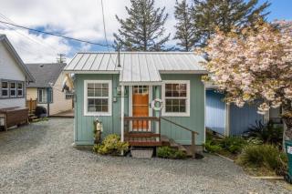Charming Cottage 2 Blocks To Beachtown - Rockaway Beach - 7