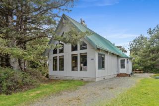 Charming Beach Cabin Close Beach Access - Rockaway Beach - 9
