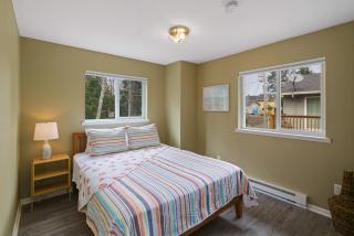 Relaxing 4br Hot Tub, Deck, Pets Welcome - Rockaway Beach - 3