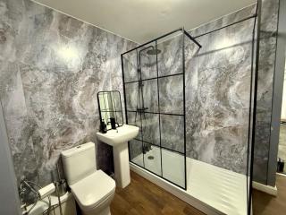City Centre Flat in Cheltenham - 2