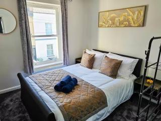 City Centre Flat in Cheltenham - Cheltenham - 1