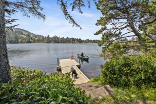 Lakefront Retreat Hot Tub & Semi-Private Dock - 6
