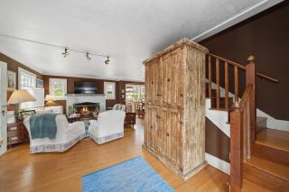 Susans Beach Cottage Steps to Sand & Surf! - 8