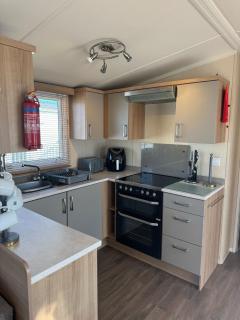 Golden Palm Resort - Swift Bordeaux - Coastal Caravan Breaks - Chapel Saint Leonards - 3