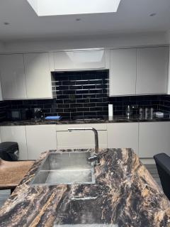 Big & Spacious 5 Bedroom House in London - Plumstead - 6
