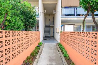 Modern Cozy Retreat Stylish Stay with Patio & Parking - Monterey Park - 3