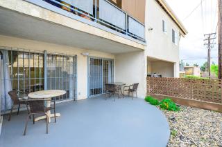 Modern Cozy Retreat Stylish Stay with Patio & Parking - 3