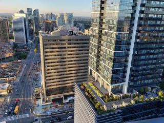 condo in heart of north york - Toronto - 3