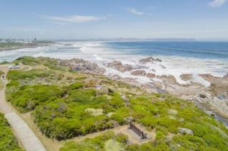 Kwaaiwater Heritage House - on the ocean - Hermanus - 9