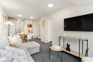 Modern CBD Apartment with City views near Skytower - Auckland - 5
