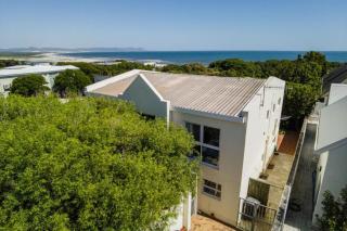 245 on 10th - Pet friendly, inverter, at the beach - Hermanus - 9