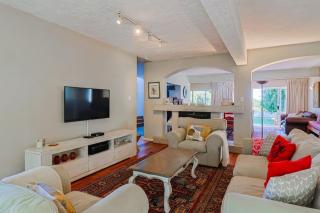 245 on 10th - Pet friendly, inverter, at the beach - Hermanus - 1