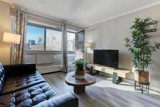 Breathtaking Views and Downtown Energy - Montréal - 9