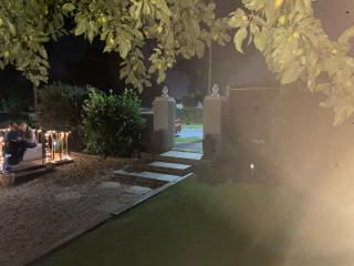 THE LOG CABIN no neighbours sleeps up to 5 people Free parking Bfst drinks PET FRIENDLY - Leicester - 6