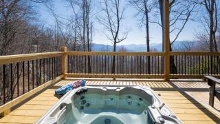 Modern Mountain House with Amazing Views and Hot Tub - Lake Junaluska - 8