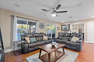 Huge House-Yard-Pool Hot Tub - Citrus Heights - 9