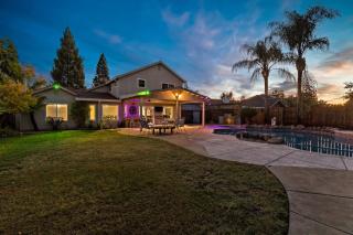 Huge House-Yard-Pool Hot Tub - Citrus Heights - 5
