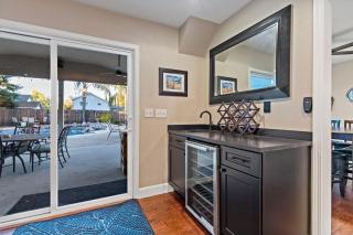 Huge House-Yard-Pool Hot Tub - Citrus Heights - 4