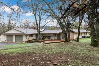 Mid-Century-Modern Mountain Gem - Placerville - 0
