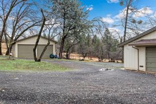 Mid-Century-Modern Mountain Gem - Placerville - 5