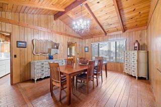 Mid-Century-Modern Mountain Gem - Placerville - 3
