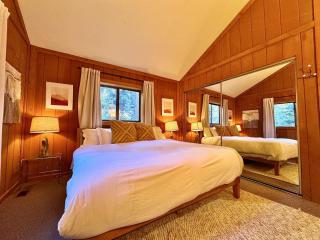 Cozy Cabin, Walk to Lake, Pet-Friendly Retreat - 9