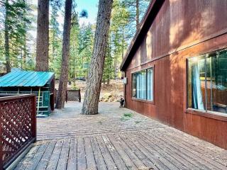 Cozy Cabin, Walk to Lake, Pet-Friendly Retreat - 2