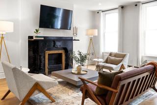 HostWise Stays - The Palo - Stylish War Streets Retreat, Highly Walkable - Pittsburgh - 6